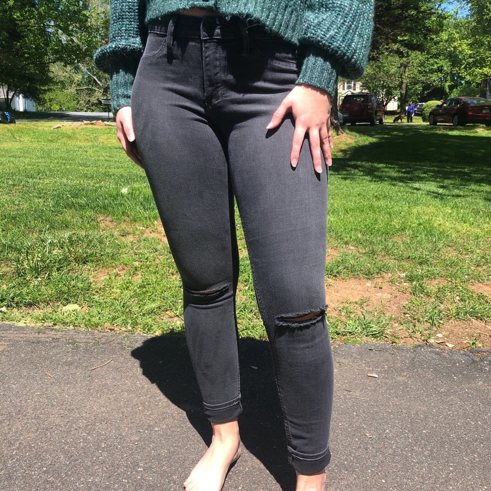Hollister Ripped Knee Jeggings